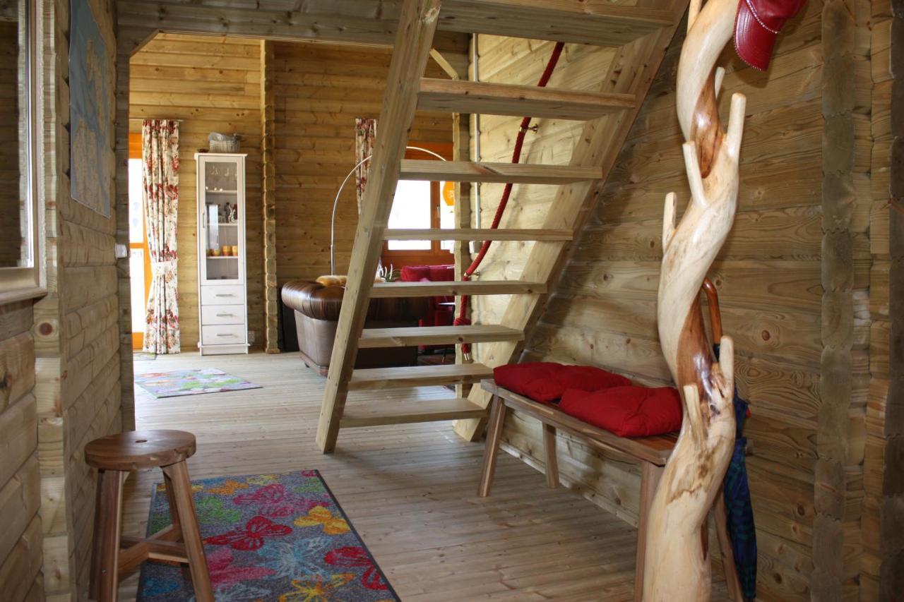 Villa Emilia - Gemuetliches Kinderfreundliches Blockhaus Mit Umzaeuntem Garten ซินท์ อันนาลอนด์ ภายนอก รูปภาพ