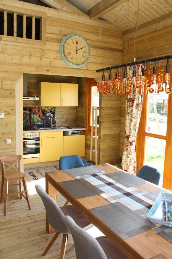 Villa Emilia - Gemuetliches Kinderfreundliches Blockhaus Mit Umzaeuntem Garten ซินท์ อันนาลอนด์ ภายนอก รูปภาพ